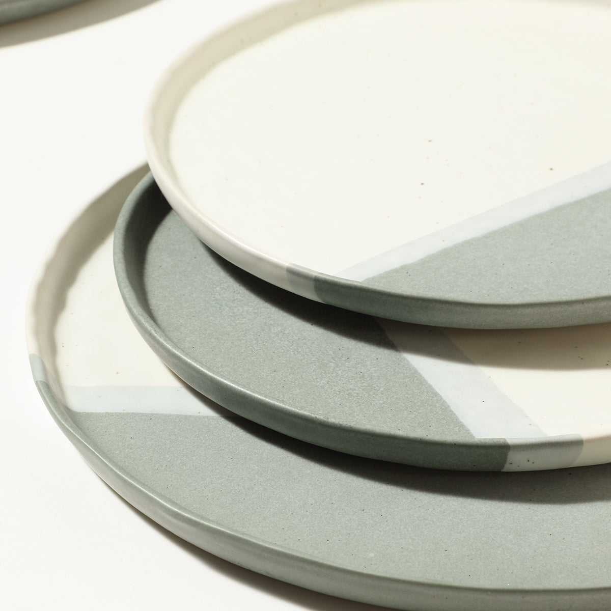 Matty 4-Plate Dinnerware Set