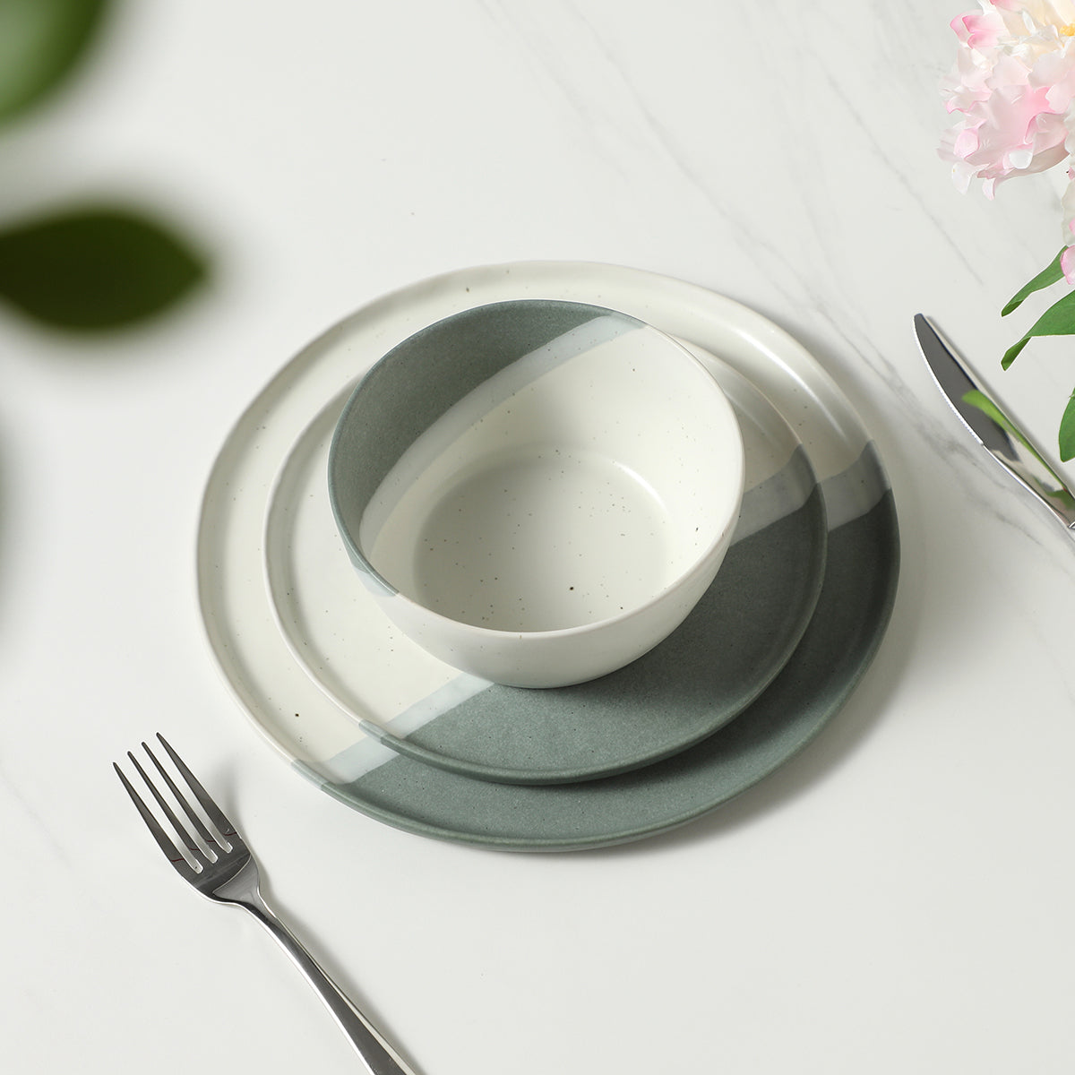 Matty 4-Plate Dinnerware Set