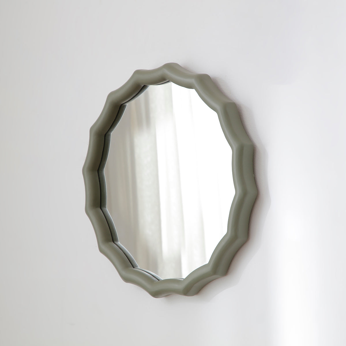 Ondine round mirror 38cm