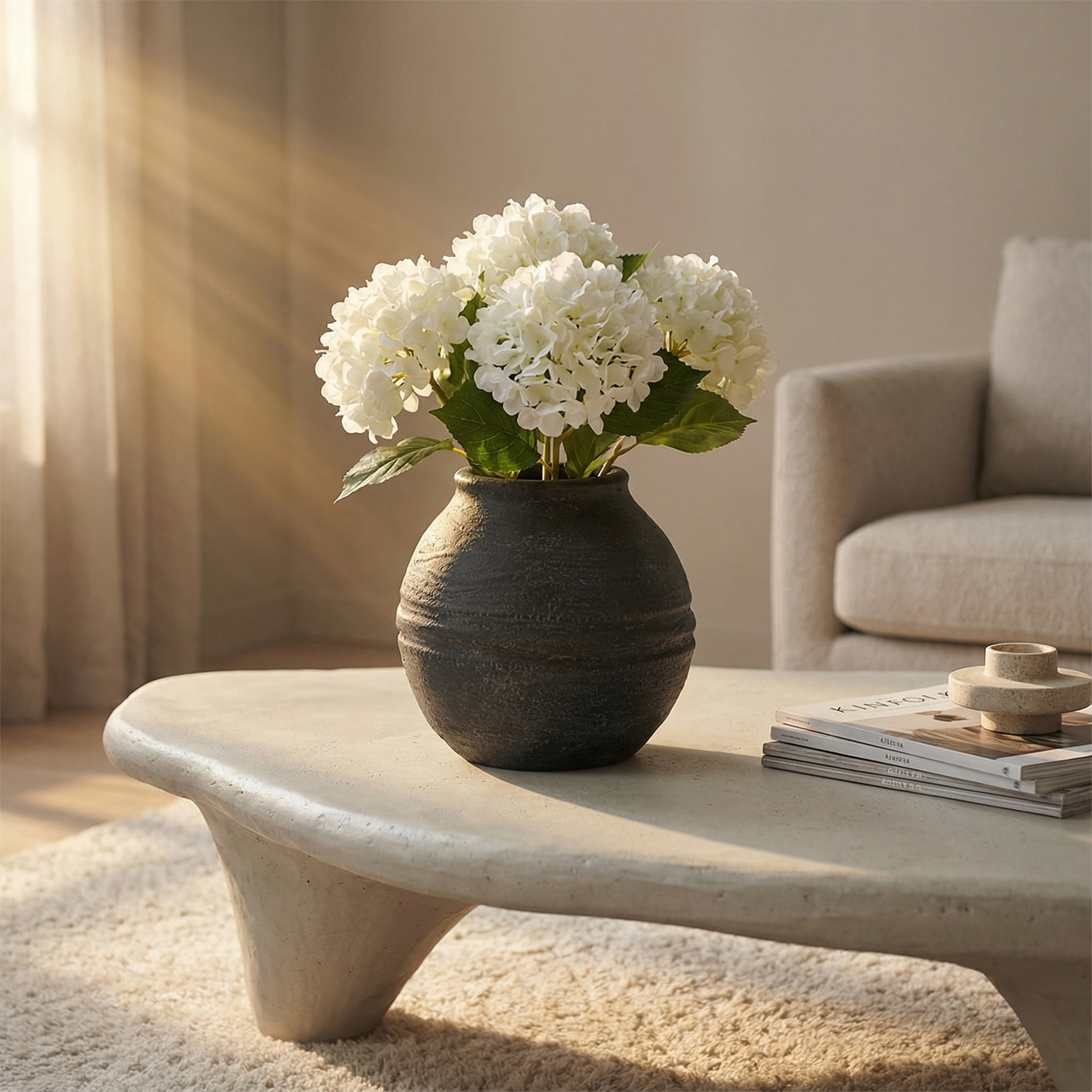 Elvea resin vase, 21 cm