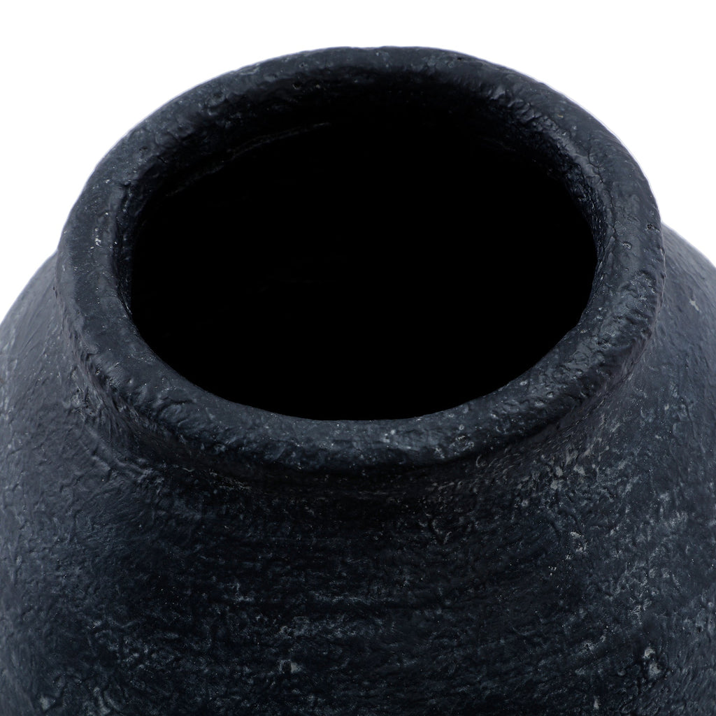 Elvea resin vase, 21 cm