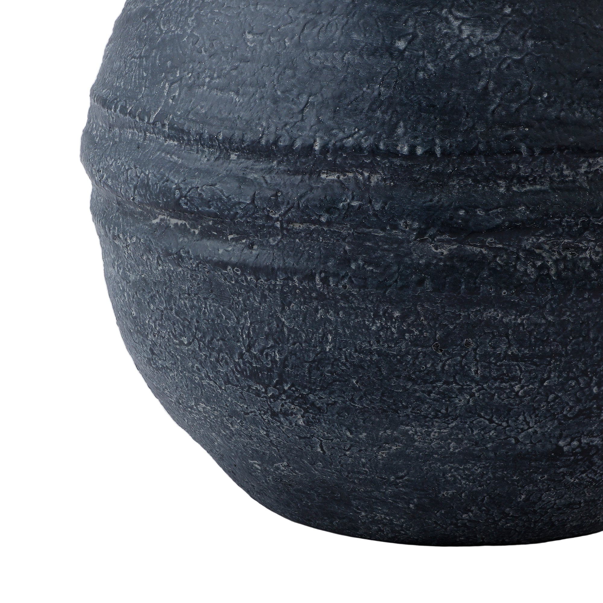 Elvea resin vase, 21 cm