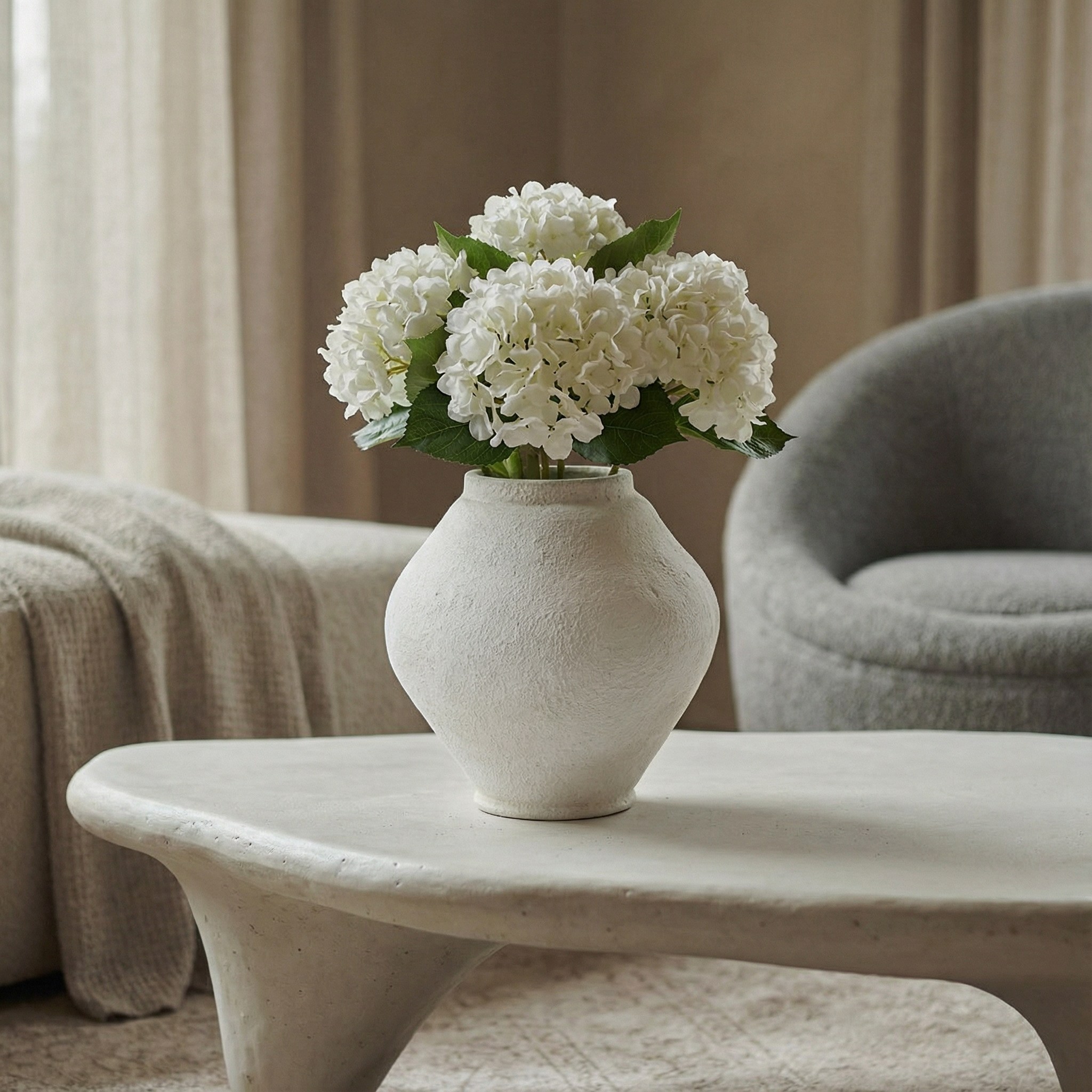 Elvea resin vase, 28cm