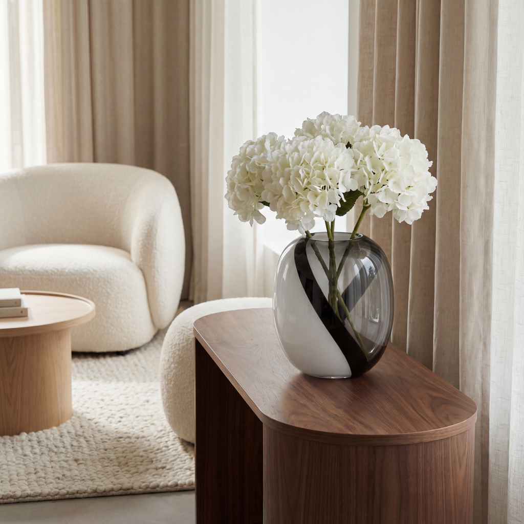 Alaska blown glass vase, 22 cm